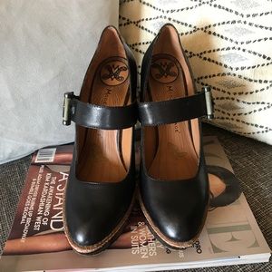 MODERN VINTAGE Patrizia Mary Jane Heels